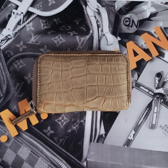 Gucci Genuine Crocodile Zippy Card Case - Picture 7 of 8